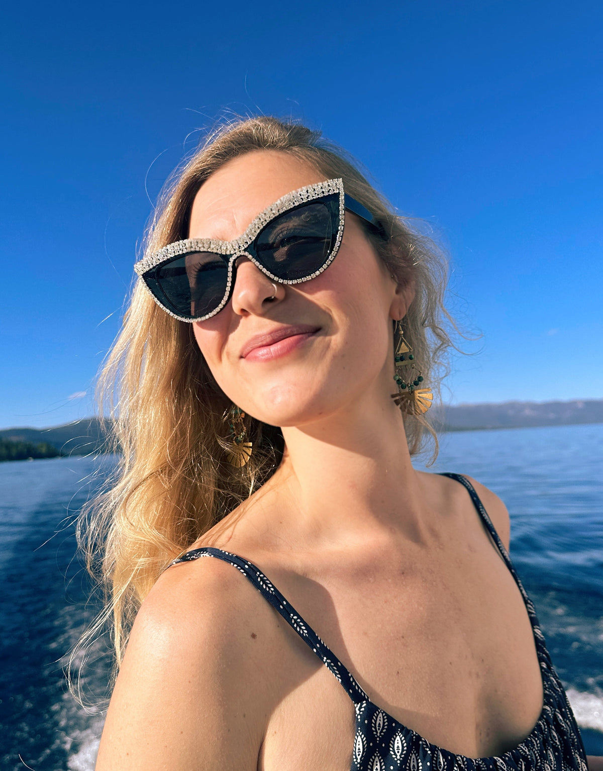 Roaring — Rhinestone Cat-Eye Sunglasses