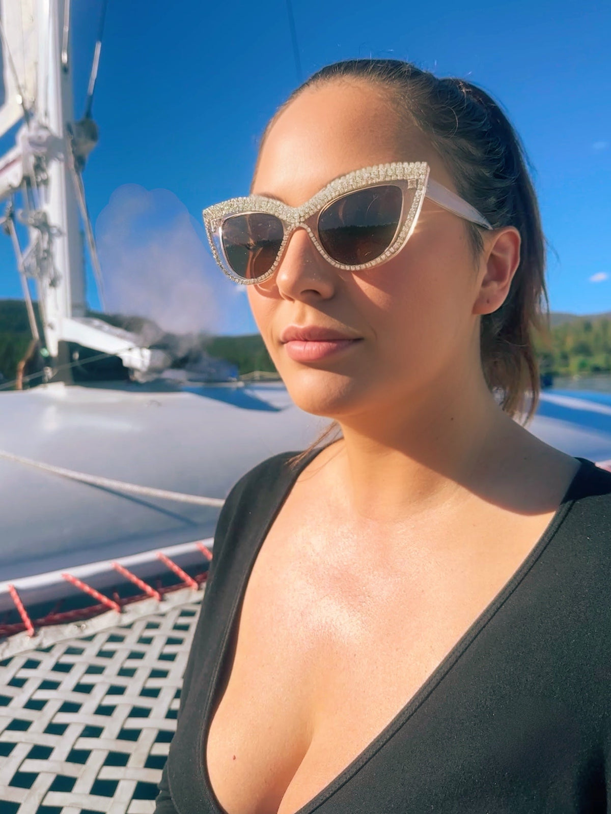 Roaring — Rhinestone Cat-Eye Sunglasses